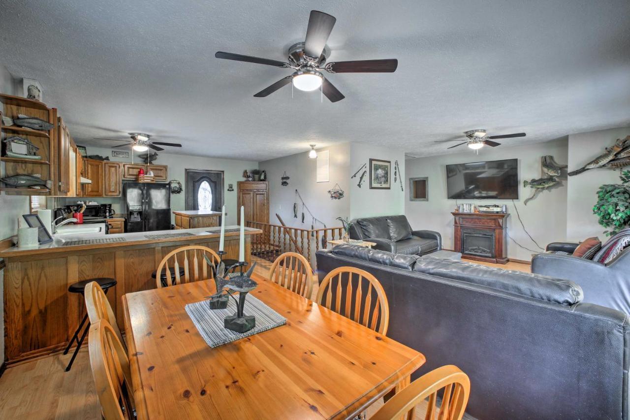 Lakefront Table Rock Home With Fire Pit! Golden المظهر الخارجي الصورة