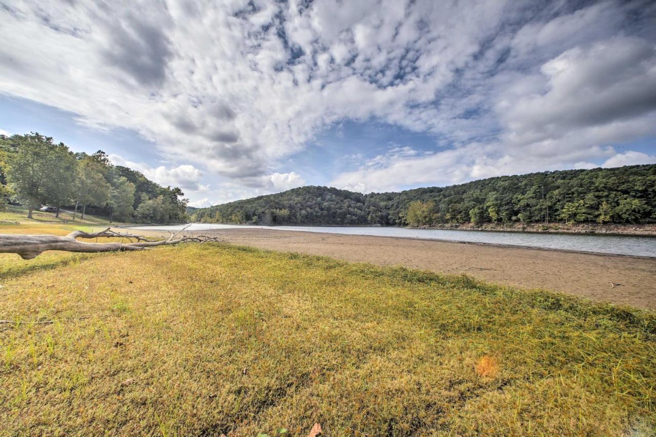 Lakefront Table Rock Home With Fire Pit! Golden المظهر الخارجي الصورة
